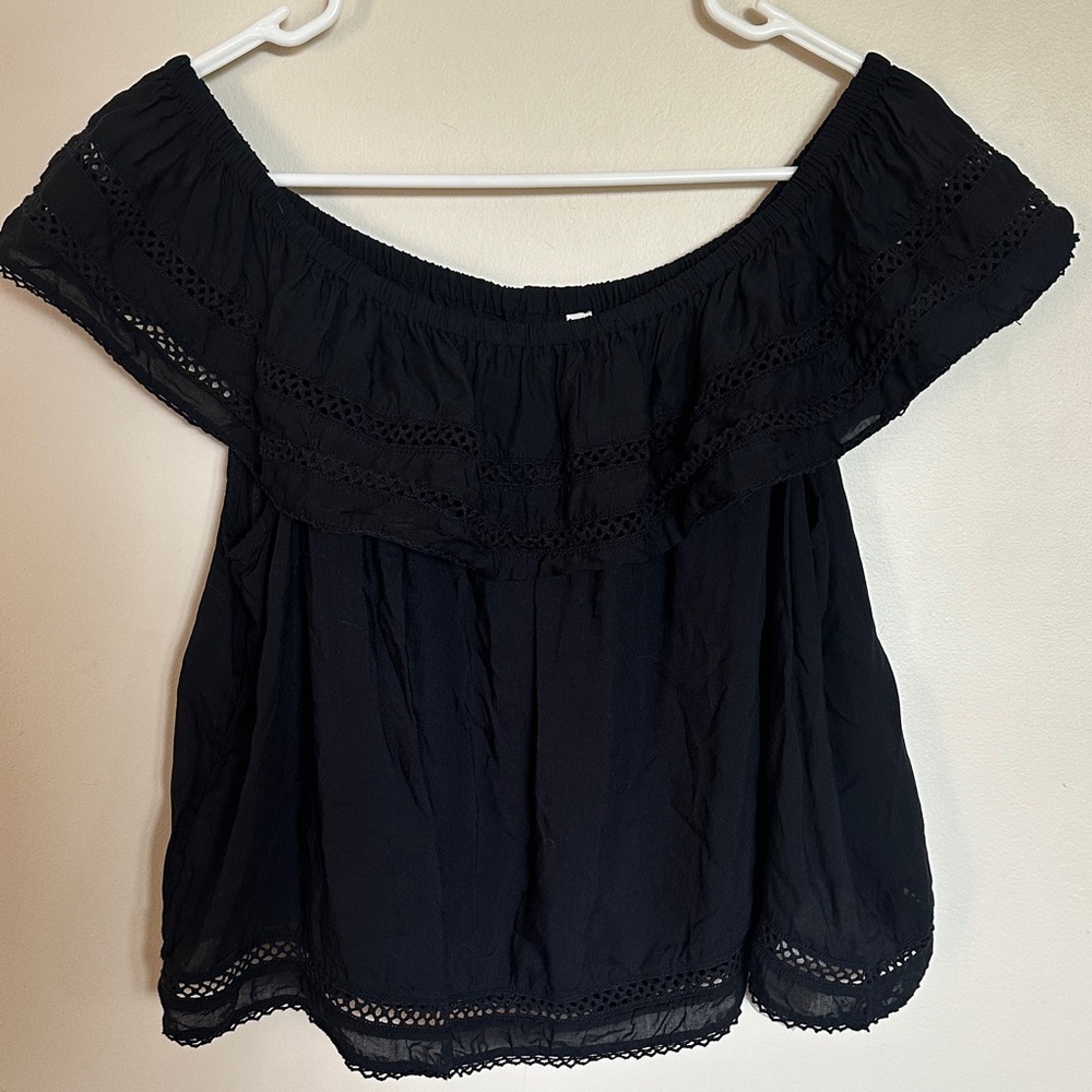 Aritzia Wilfred Off-Shoulder Black Ruffle Top size Small